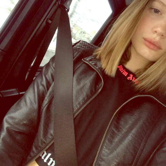 Meet your Posher, Ava - Picture 2 of 4